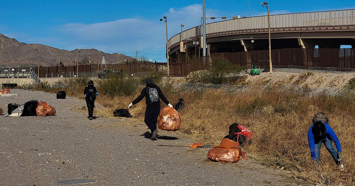 Tras un a o de migraci n voluntarios recogen toneladas de basura