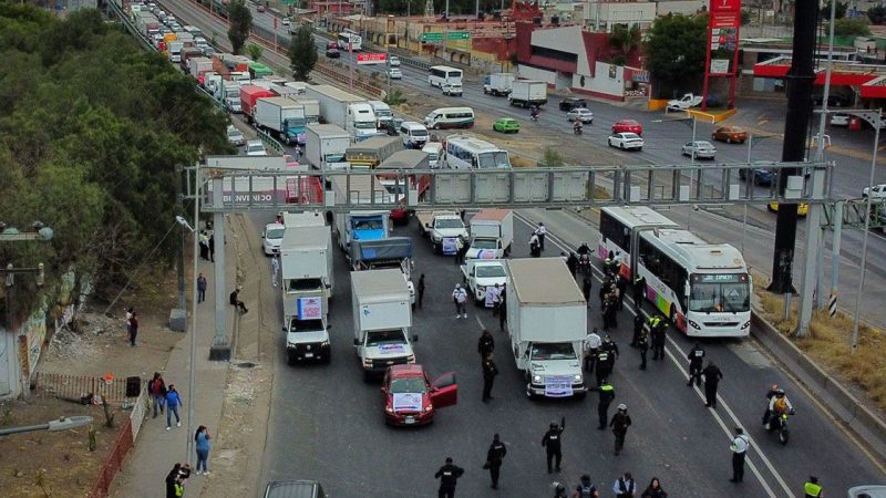 Transportistas anuncian megabloqueo
