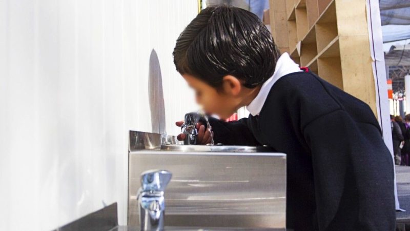 CDMX garantizará agua potable en todas sus escuelas