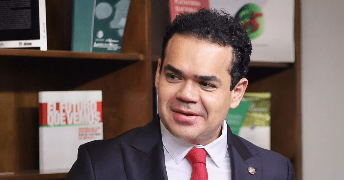 Senador del PRI Pablo Angulo Briceño