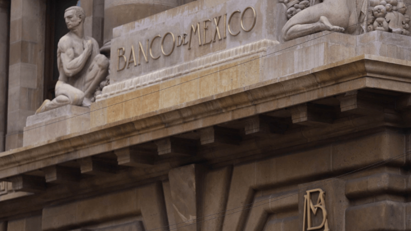 Banxico eleva a 1.6% previsión de crecimiento para 2026.