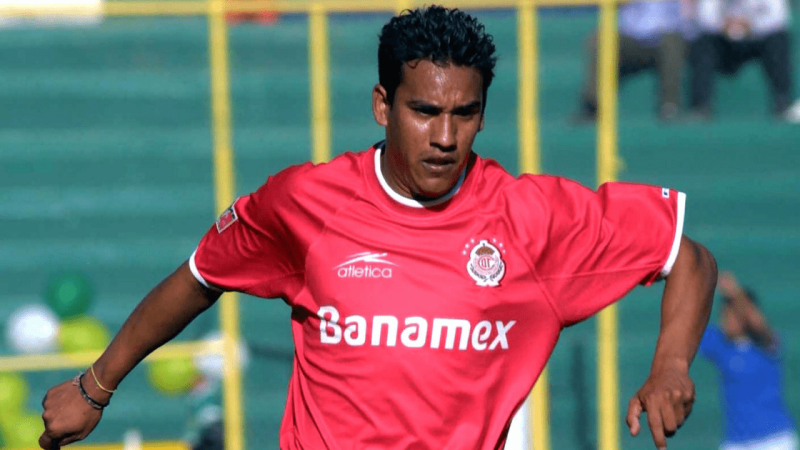 Enrique Alfaro exfutbolista del Toluca campaña GoFundMe cáncer